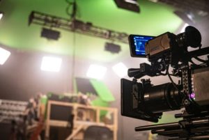 屬土的人不適合的行業3. 傳媒娛樂業